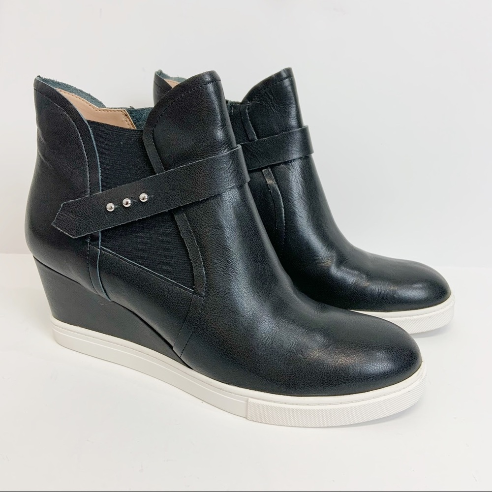 Linea Paola Black Leather Wedge Sneaker size 8